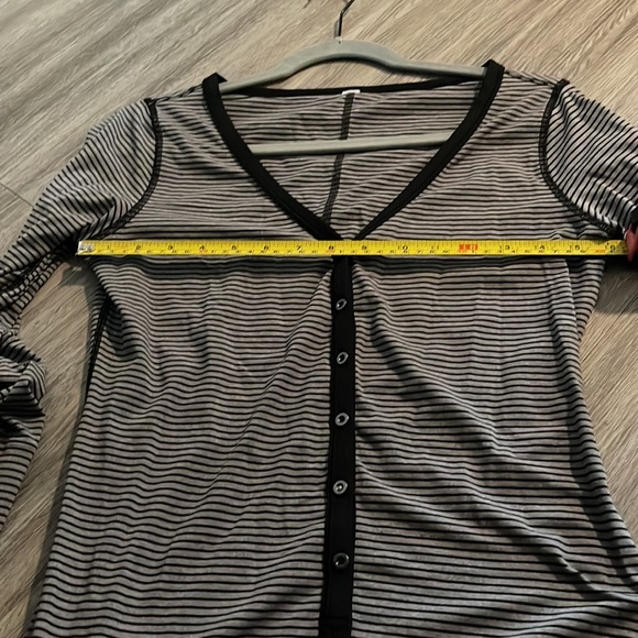 Awesoma Henley - Picture 10 of 11